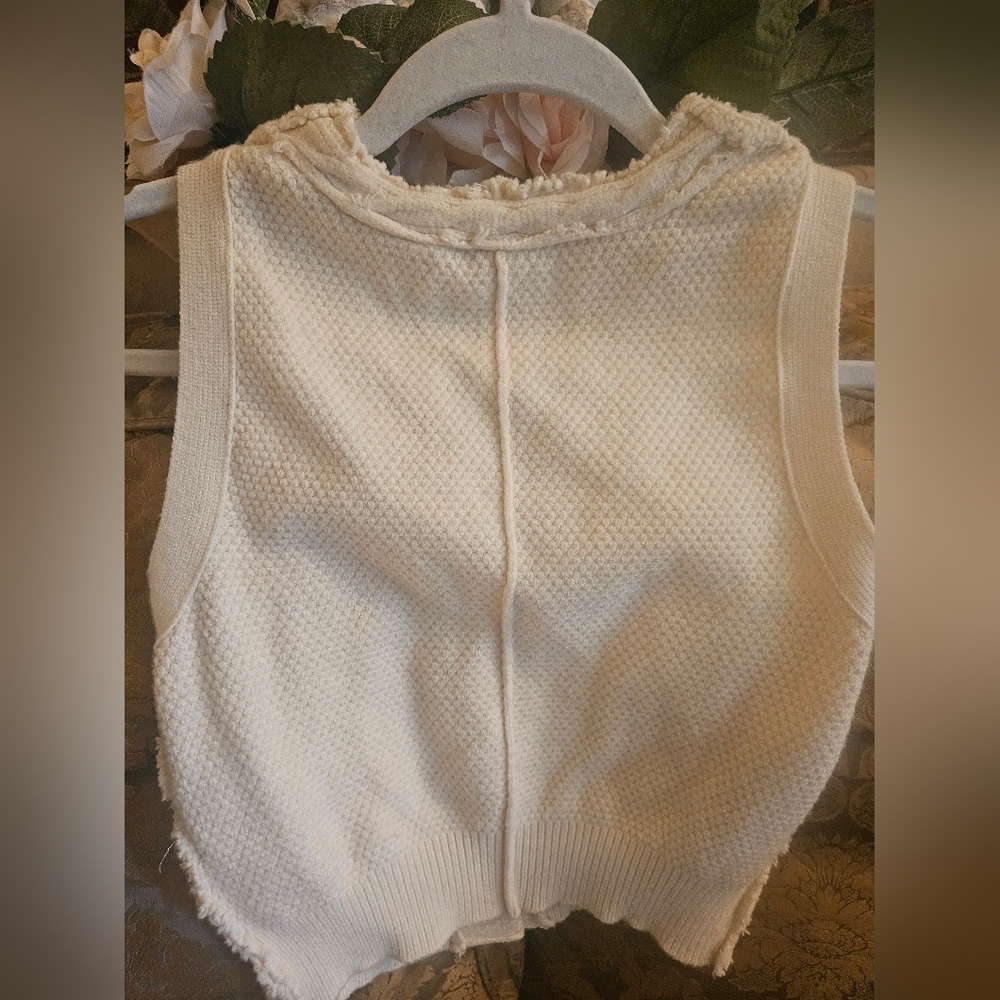 NWOT Free People Denson Cream Cable Cropped V-Neck Sweater Vest - Picture 9 of 16